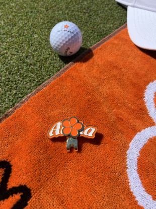 Picture of Mauna Kea Resorts ALOHA Ball Marker and Hat Clip Set